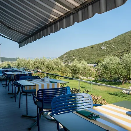 Boutique Mavie - Adults Only 4*